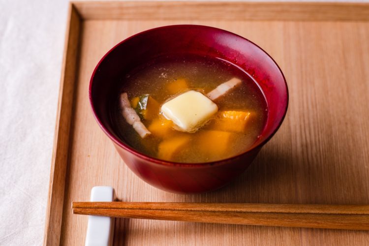 かぼちゃとベーコンのバターみそ汁